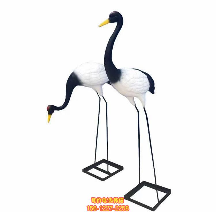 仿真仙鶴雕塑，優(yōu)雅點(diǎn)綴園林景觀