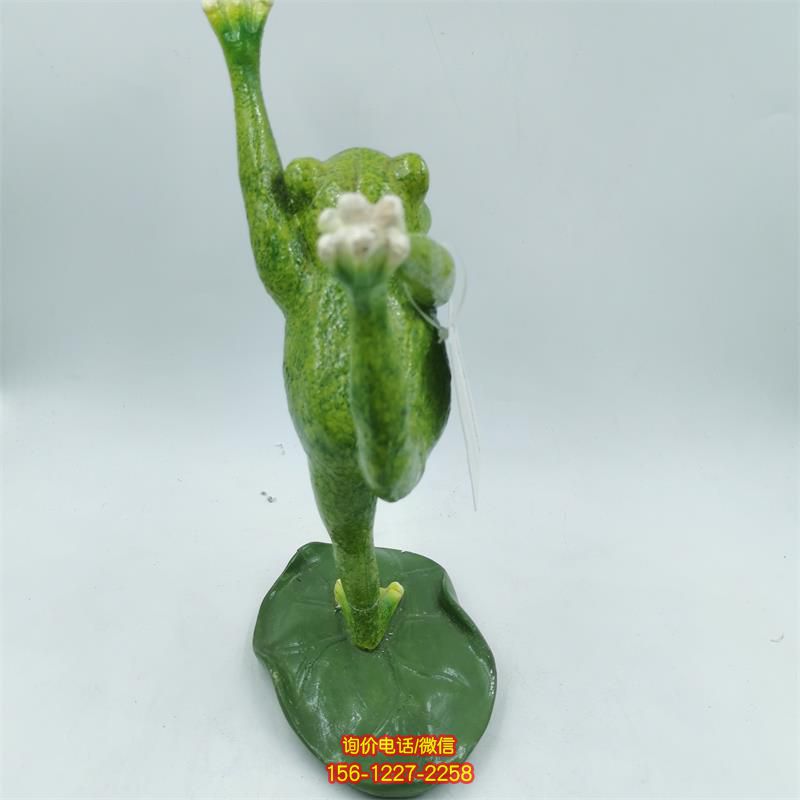 玻璃鋼青蛙雕塑——美化室內空間