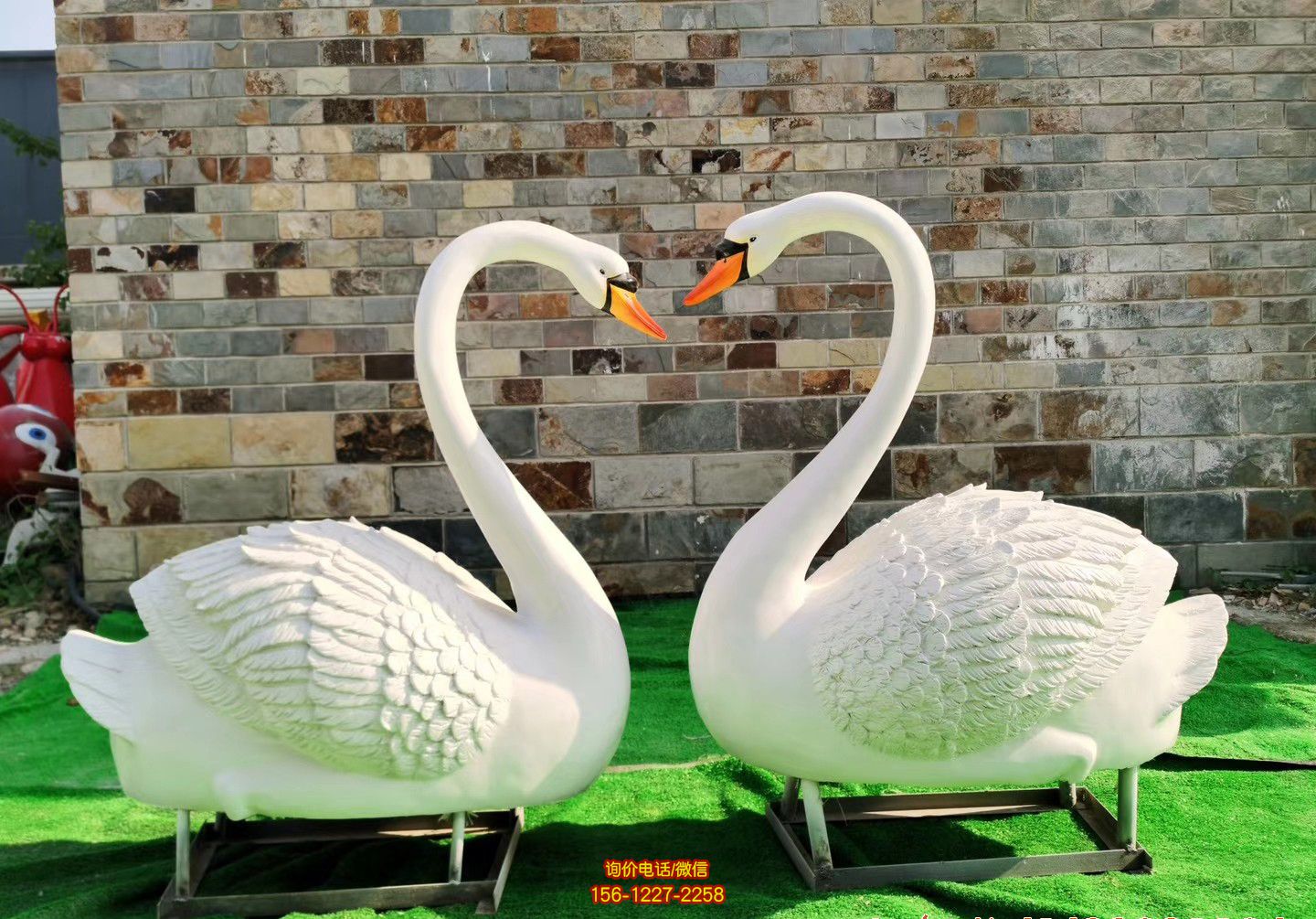 城市街邊切面玻璃鋼材質天鵝雕塑