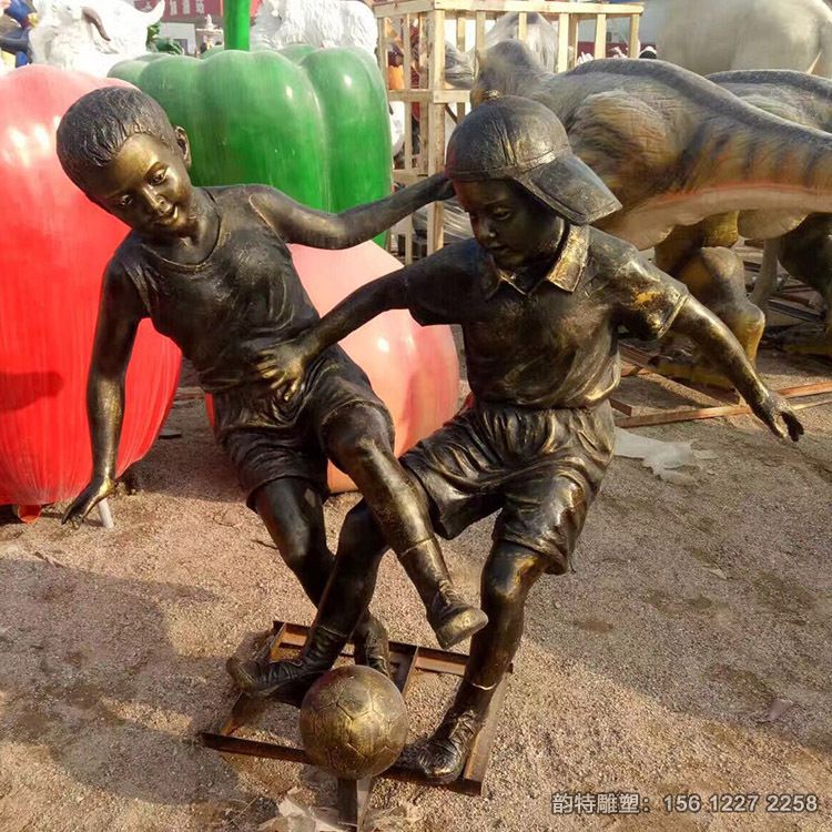 踢足球雕塑10 踢足球雕塑10